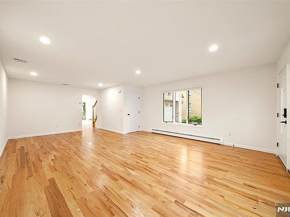 5th image of 157 English St