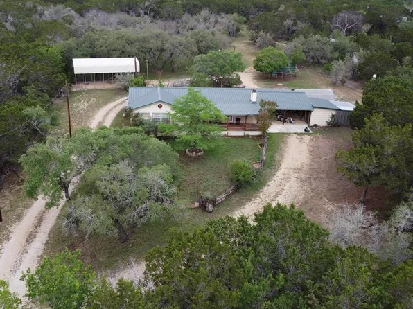 341 Seth Cir, Bandera, TX 78003