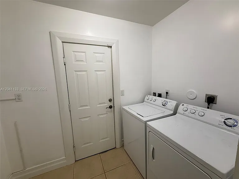 1926 SE 23rd Ct — Photo 16