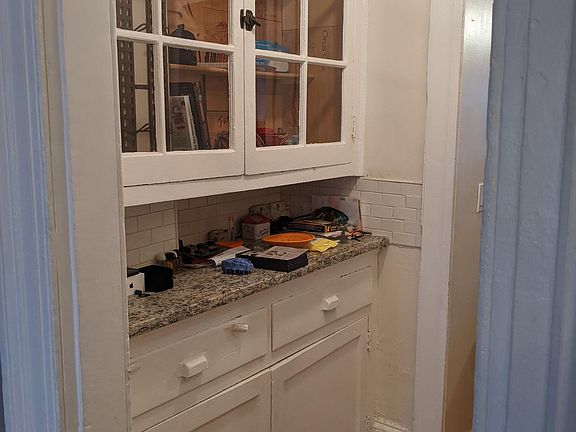 4th image of 171 Grand St #3