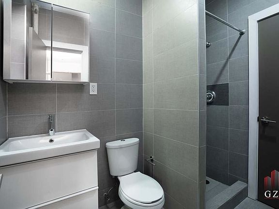 5th image of 102 Edgecombe Ave #2B