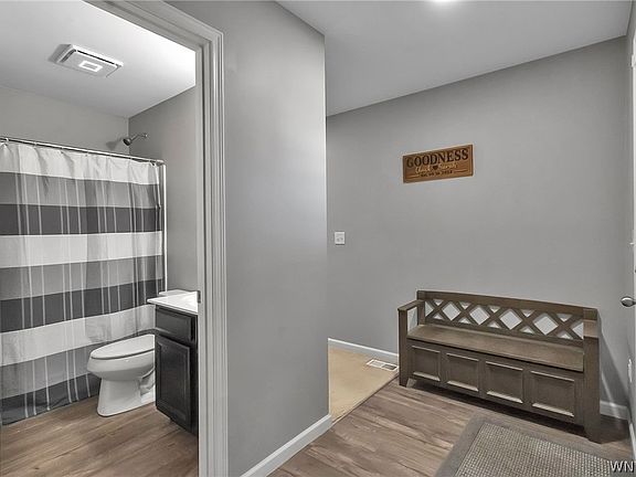 3rd image of 61 Allie Ln