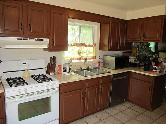 5th image of 1748 Forest Avenue Ext