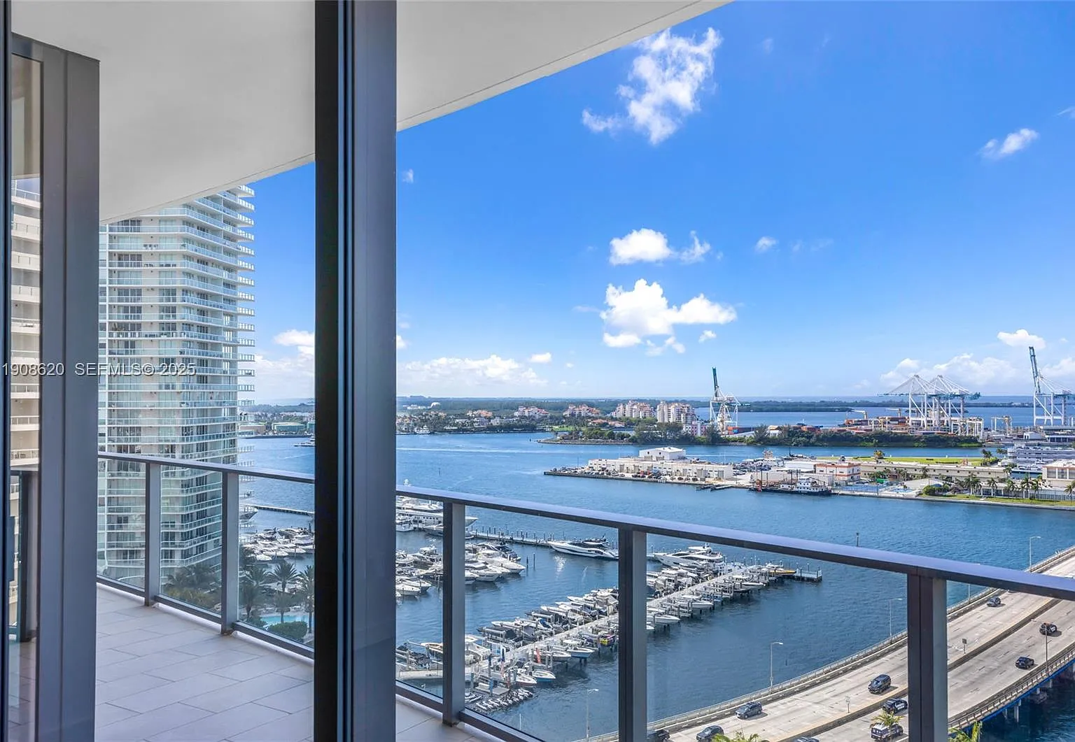 1 bed, 875 sqft, $8,700 — Photo 4