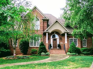 3745 Rosebriar Ln, Winston Salem, NC 27106