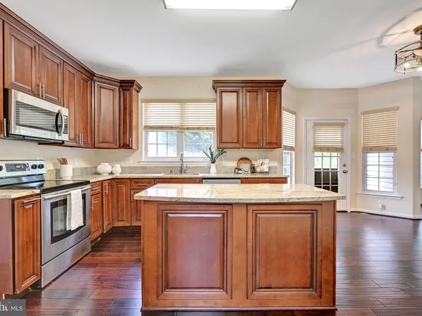 10404 Brookhaven Ln, Upper Marlboro, MD 20772