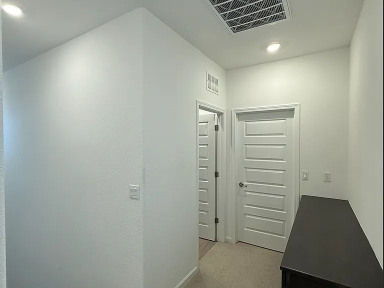 1383 Hadley Dr — Photo 9
