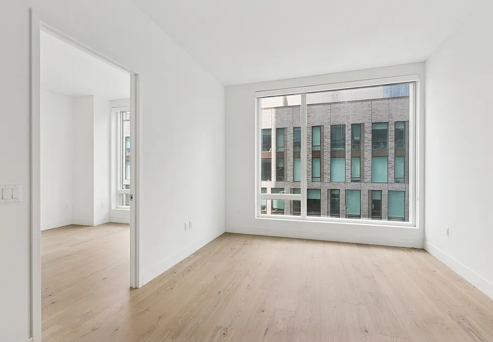 312 W 43rd St #12H