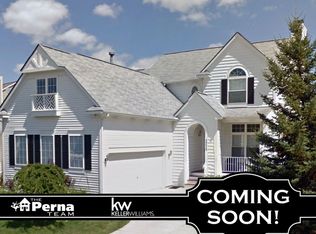 1213 Portsmouth Dr, Howell, MI
