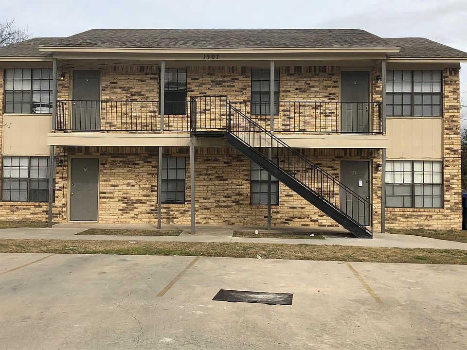 1st image of 1307 Brown Dr APT D