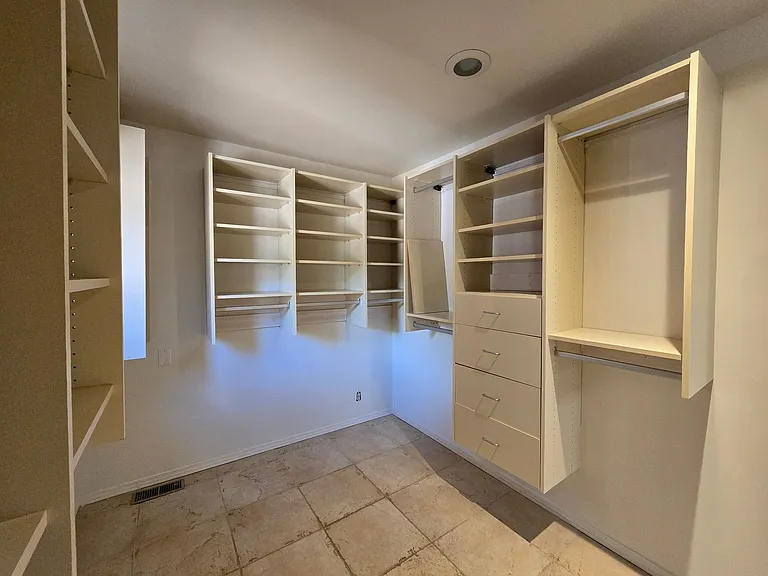105 Michelle Dr — Photo 15