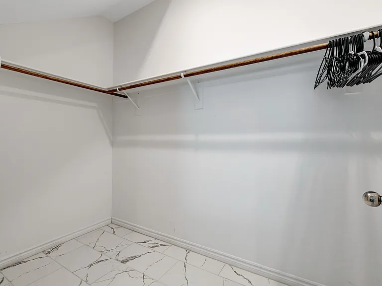293 Mount Langley St #B — Photo 18