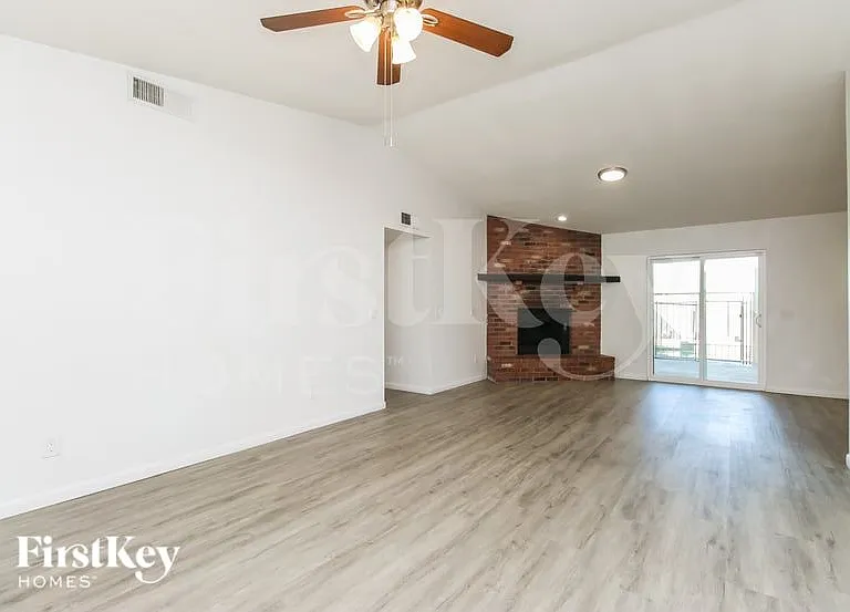 9321 E Dallas St — Photo 3