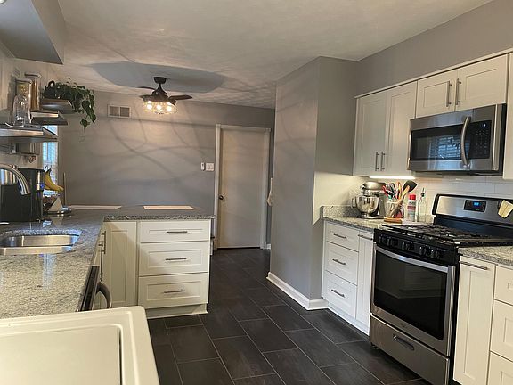 5th image of 5496 Lyford Ave