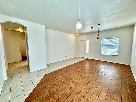 4th image of 44038 W Granite Dr