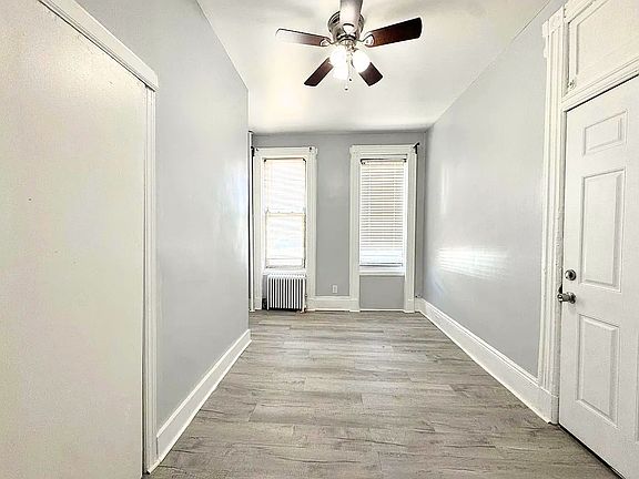 4th image of 1652 George St APT 1R