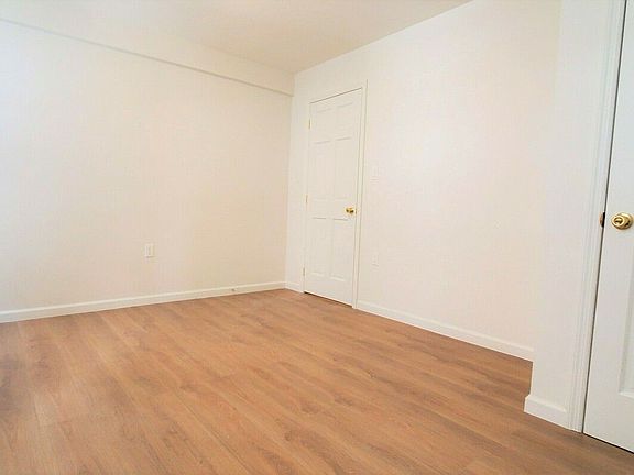 5th image of 84 Manhattan Ave #2R