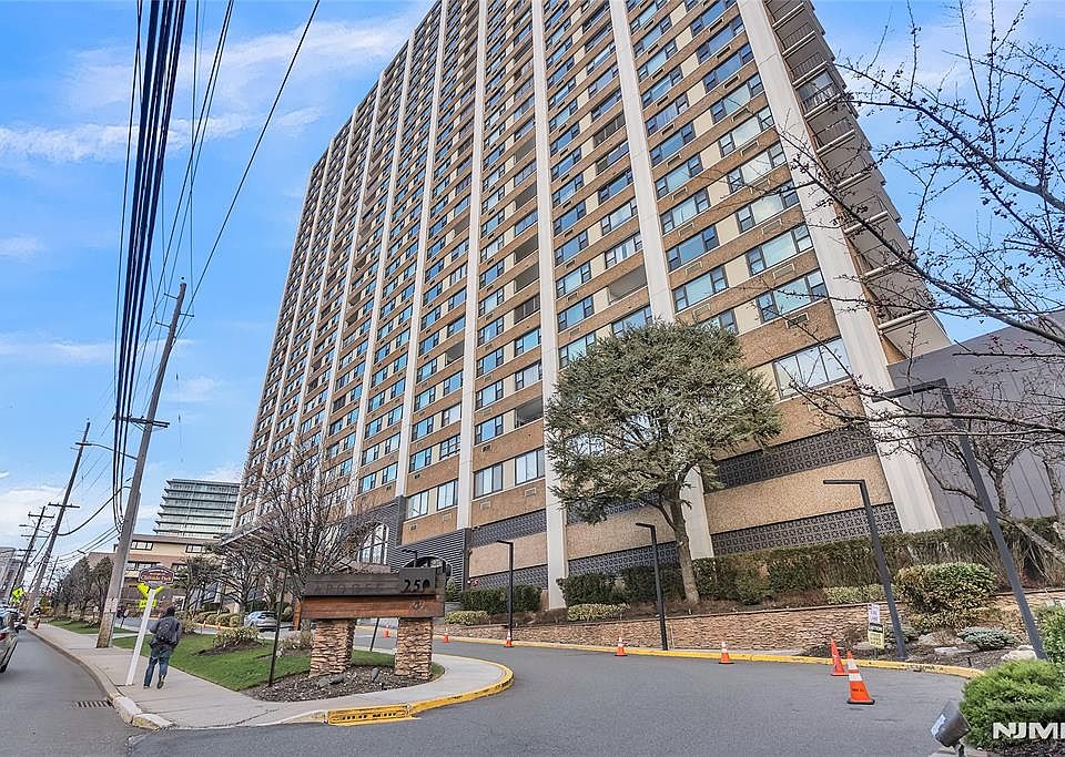 1st image of 250 Gorge Rd APT 21B