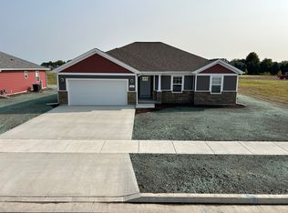 616 34th St, Peru, IL 61354