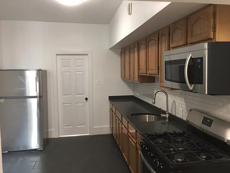 241 S 45th St #2 — Photo 10