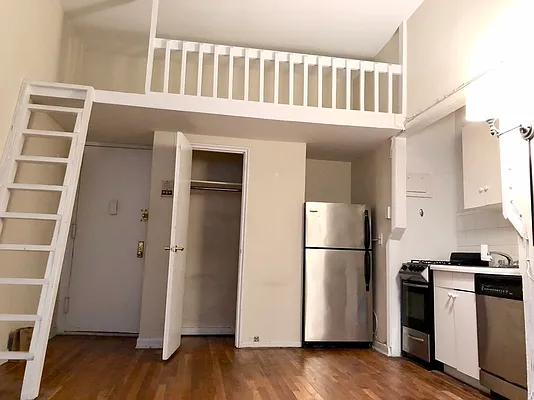 Rented by ONE Manhattan Real Estate | media 14
