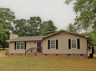 317 S Elm St, Pendleton, SC 29670