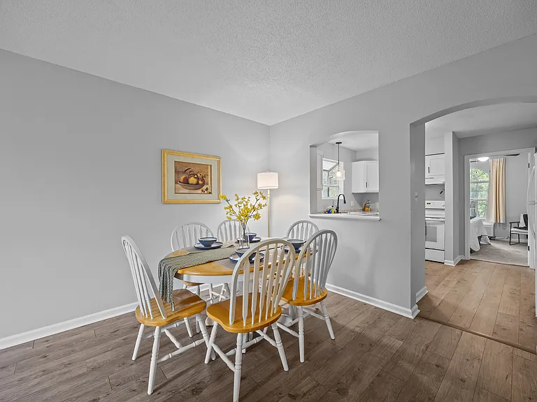 515 W 2nd St #4 — Photo 7