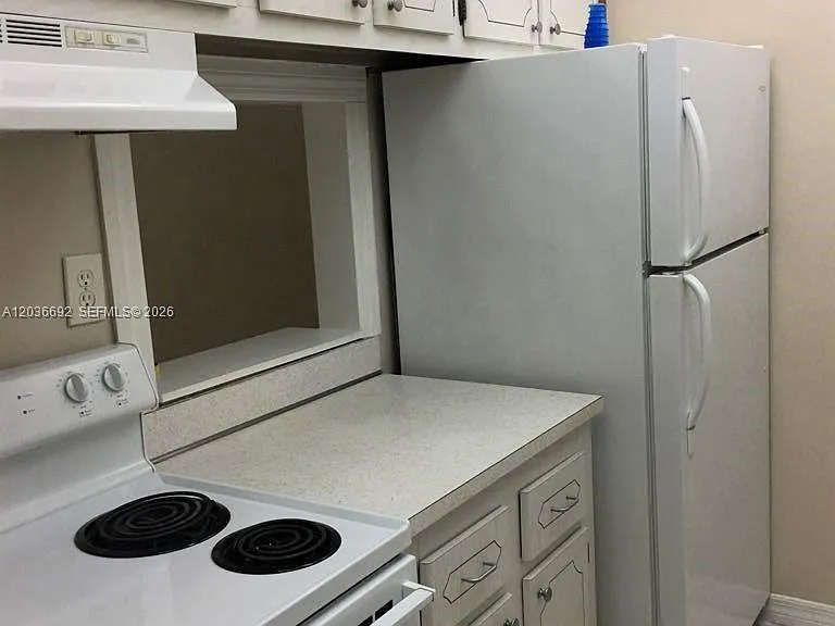 14201 N Kendall Dr #405D — Photo 7