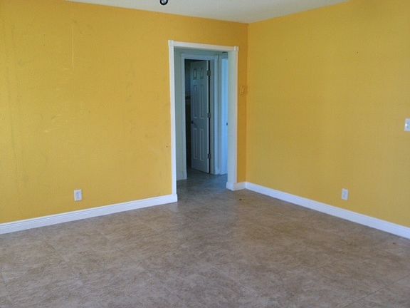 5th image of 240 NW 38th St
