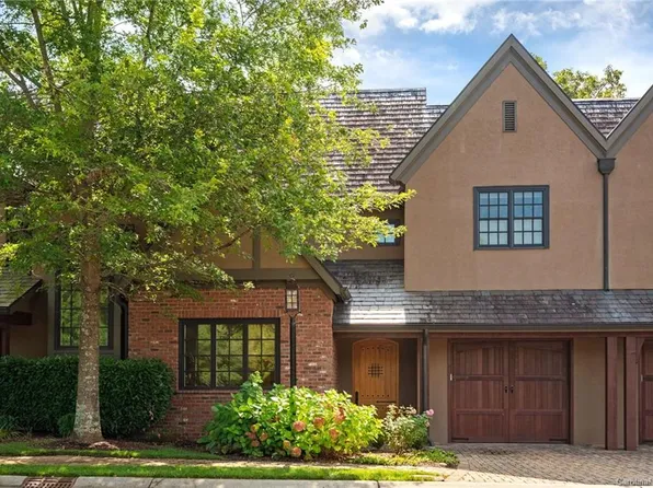 14 Village Oak Dr, Arden, NC 28704