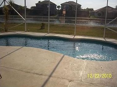 4th image of 408 NW Dover Ct