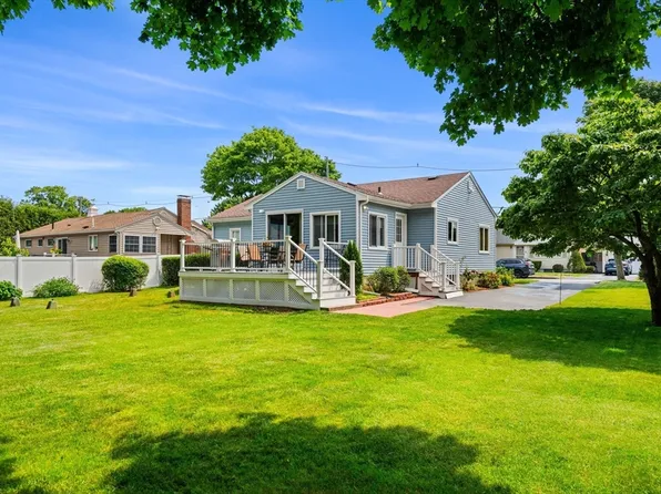 6 Margaret Rd, Peabody, MA 01960