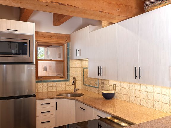 5th image of 244 Casados St APT 1