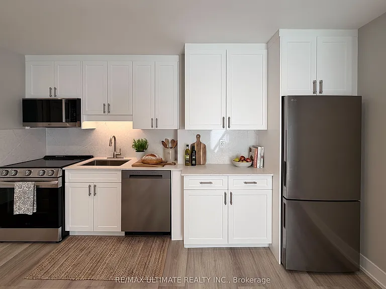 699 Balliol St #303 — Photo 2