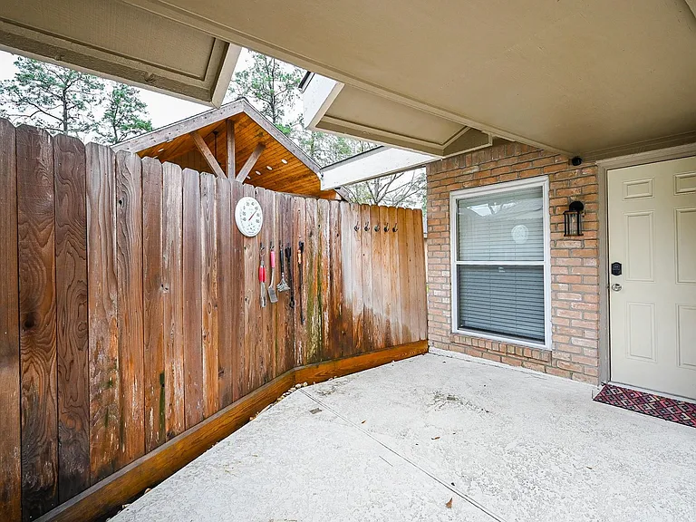 19414 Dianeshire Dr N — Photo 5