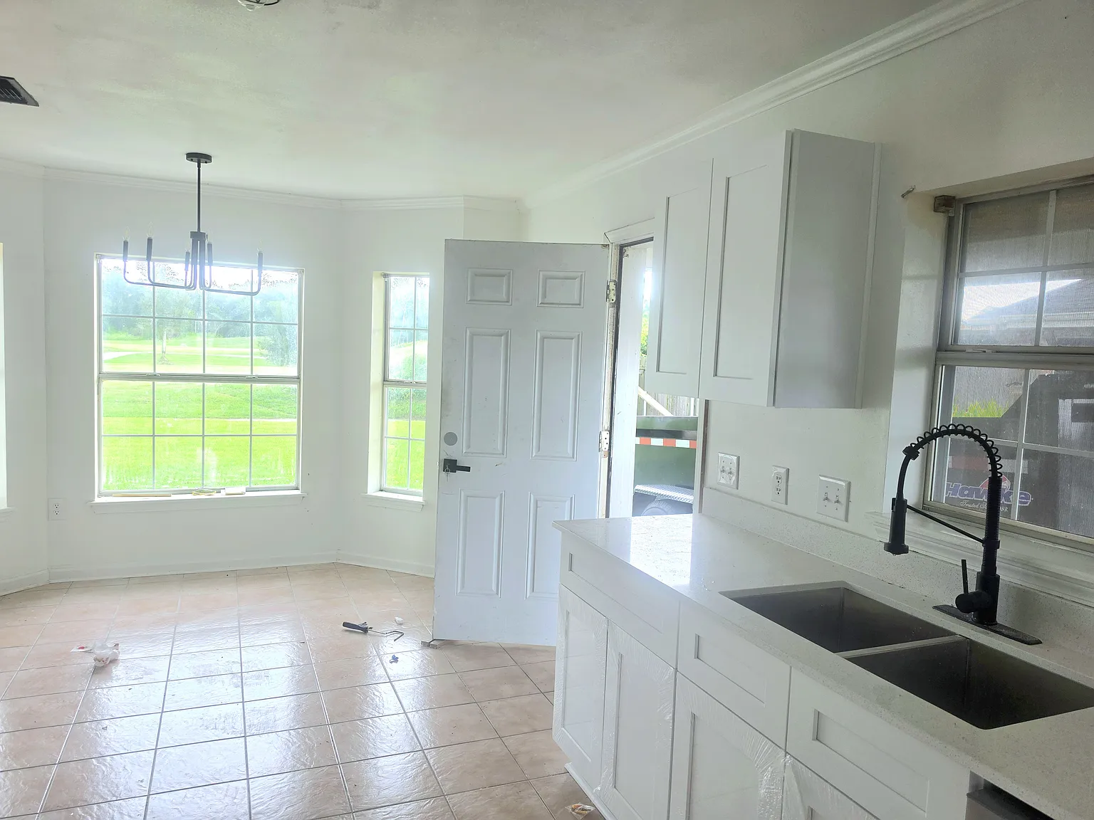3 bed, 1800 sqft, $1,900 — Photo 1