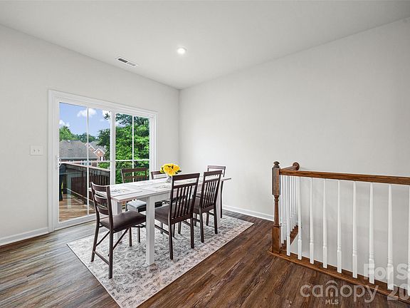 5th image of 2605 Grantham Place Dr