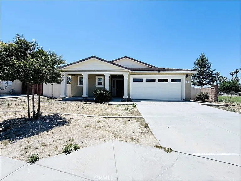 2636 Red Pine St — Photo 1