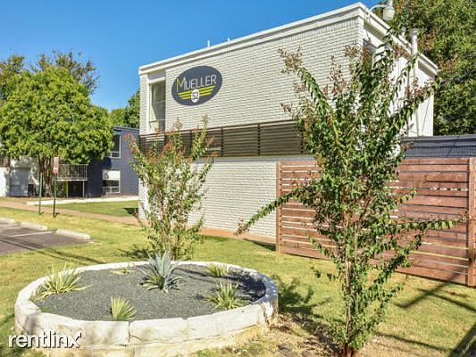 2nd image of 1200 E 52nd St APT 202B