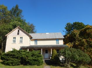 184 Crescent Lake Rd, Scotrun, PA 18355