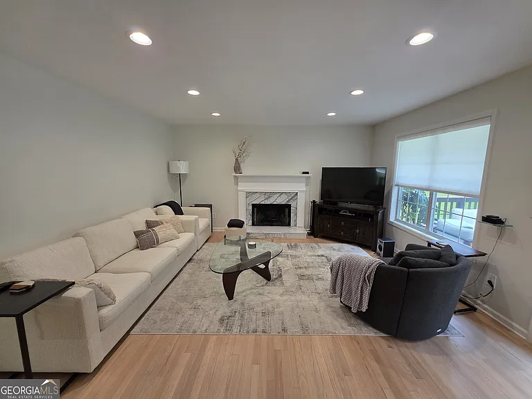 100 Bedford Forrest Dr — Photo 5