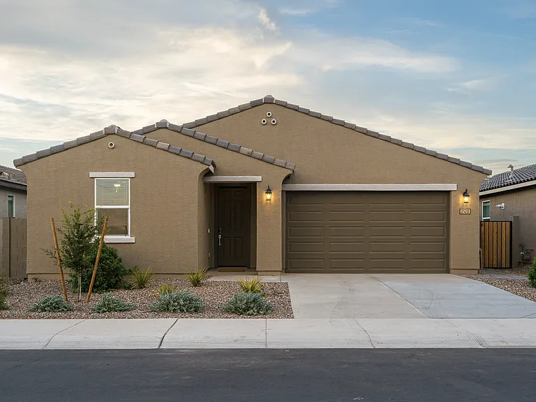 2520 E Grenache Rd — Photo 44