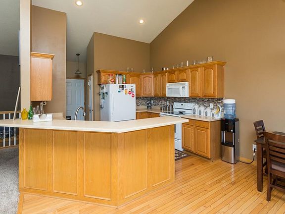 4th image of 2806 NE Bellagio Dr