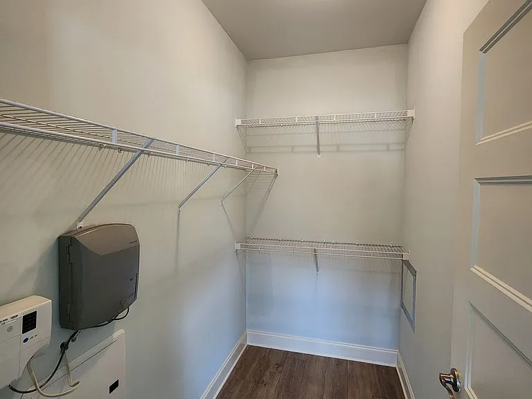 4021 Blackstone Dr #200 — Photo 15