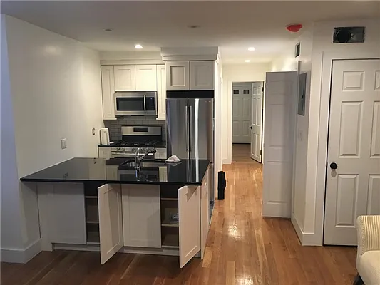 Rented by R New York | media 15