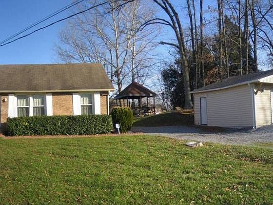 1st image of 1327 Courtney Dr