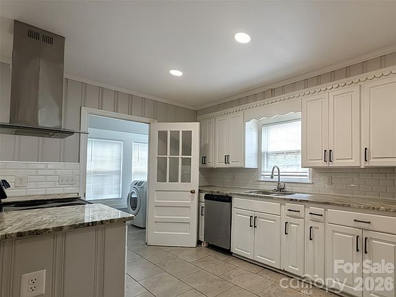 5th image of 505 Williams St