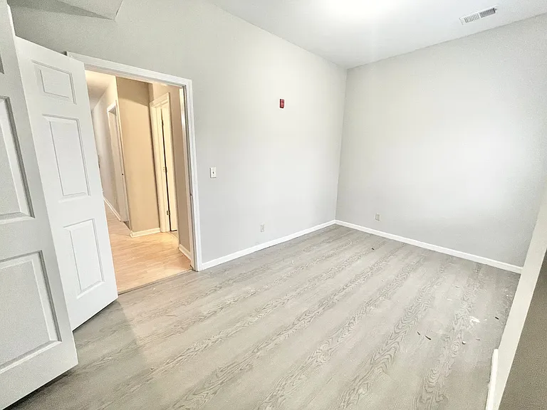 1718-34 E Lafayette Pl — Photo 34
