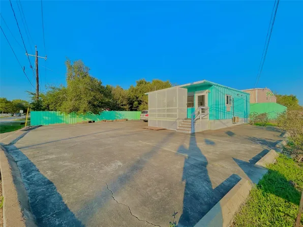 927 27th St, Dickinson, TX 77539