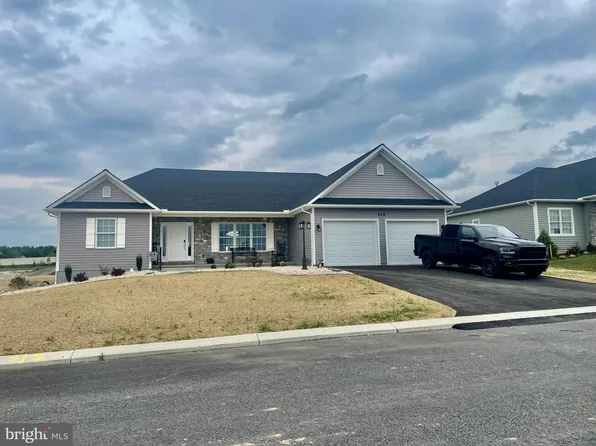 208 Daisy Dr, Lebanon, PA 17046